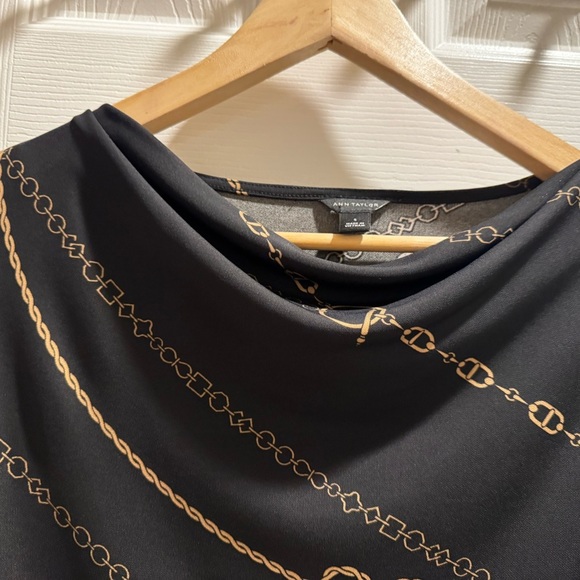 Ann Taylor Black Gold Top with Gold Chain Pattern Size S - Picture 2 of 5